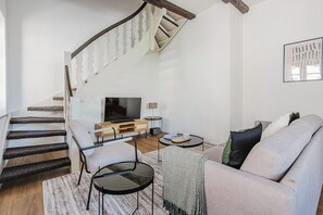 Fernseher, Stereoanlage