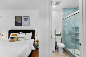 4 bedrooms, desk, iron/ironing board, WiFi