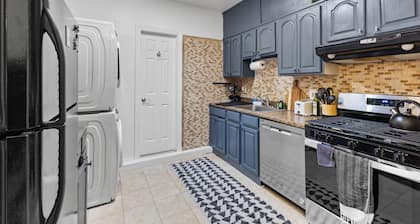 Luxury 4 bedroom apt_Game room_free wifi_ Backyard_close to NYC