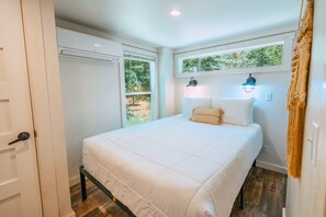 2 多间卧室、免费 WiFi、床单