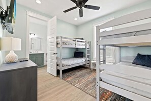 6 Schlafzimmer, Bügeleisen/Bügelbrett, kostenloses WLAN, Bettwäsche
