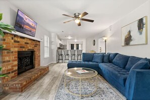 TV - The Pine Grove Retreat (Ladson)