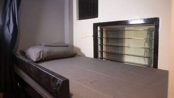 Basic Shared Dormitory | Free WiFi