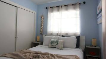 2 bedrooms, iron/ironing board, travel cot, WiFi