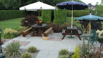 House | Outdoor dining