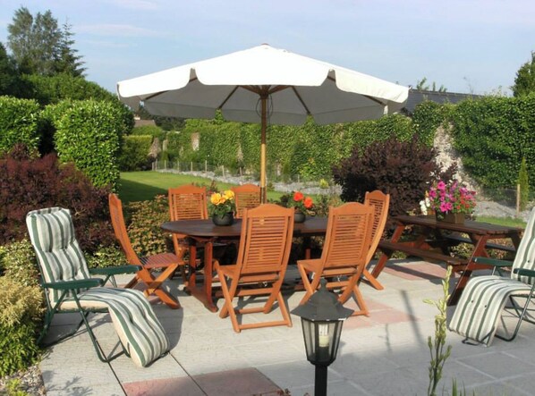 House | Outdoor dining