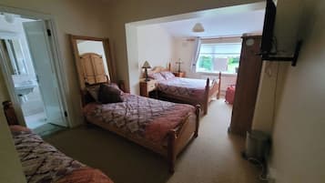 4 bedrooms, free WiFi, bed sheets