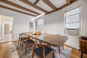 Dining - Skyline Views 3BR - Manhattan at Your Doorstep (Jersey City)