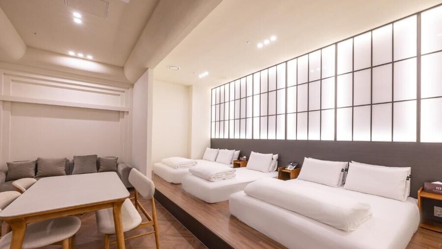 H-AVENUE HOTEL