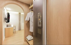 *Open Special Rate* Deluxe Styler (OTT 6 Types + Premium ACE Bed/Bedding + Styler) | Kalis bunyi, Wi-fi percuma 