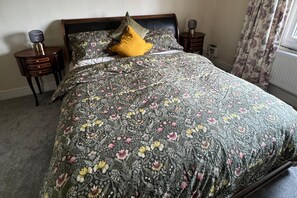 Maison | 4 chambres, fer et planche à repasser, accès au Wi-Fi (inclus)