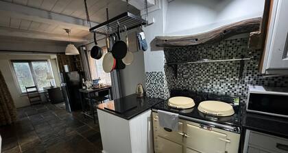 Cosy 4-bed Cottage - Scenic Retreat, Aga & Wifi
