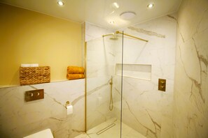 別墅 | 浴室 | 淋浴設備、風筒、提供毛巾