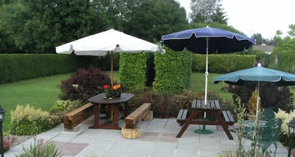 The Railway Lodge - 4 Bedrooms, Sleeps 11, Pets Ok