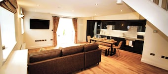 Newly Refurbished Cottage - Sleeps 4 - Central