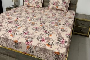 3 bedrooms, WiFi, bed sheets