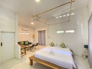 Exclusive Room | Blackout curtains, iron/ironing board, free WiFi, bed sheets - Elhoppo Pasir putih resort & resto (Sumbawa Barat)