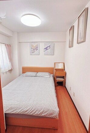 3 bedrooms, desk, iron/ironing board, free WiFi