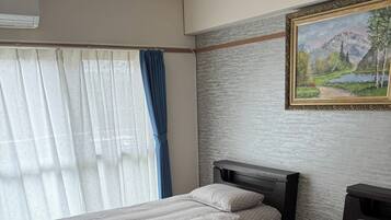 2 bedrooms, desk, iron/ironing board, free WiFi