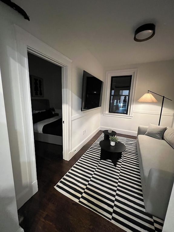 Modern Luxury Apartment In City - Quincy, MA