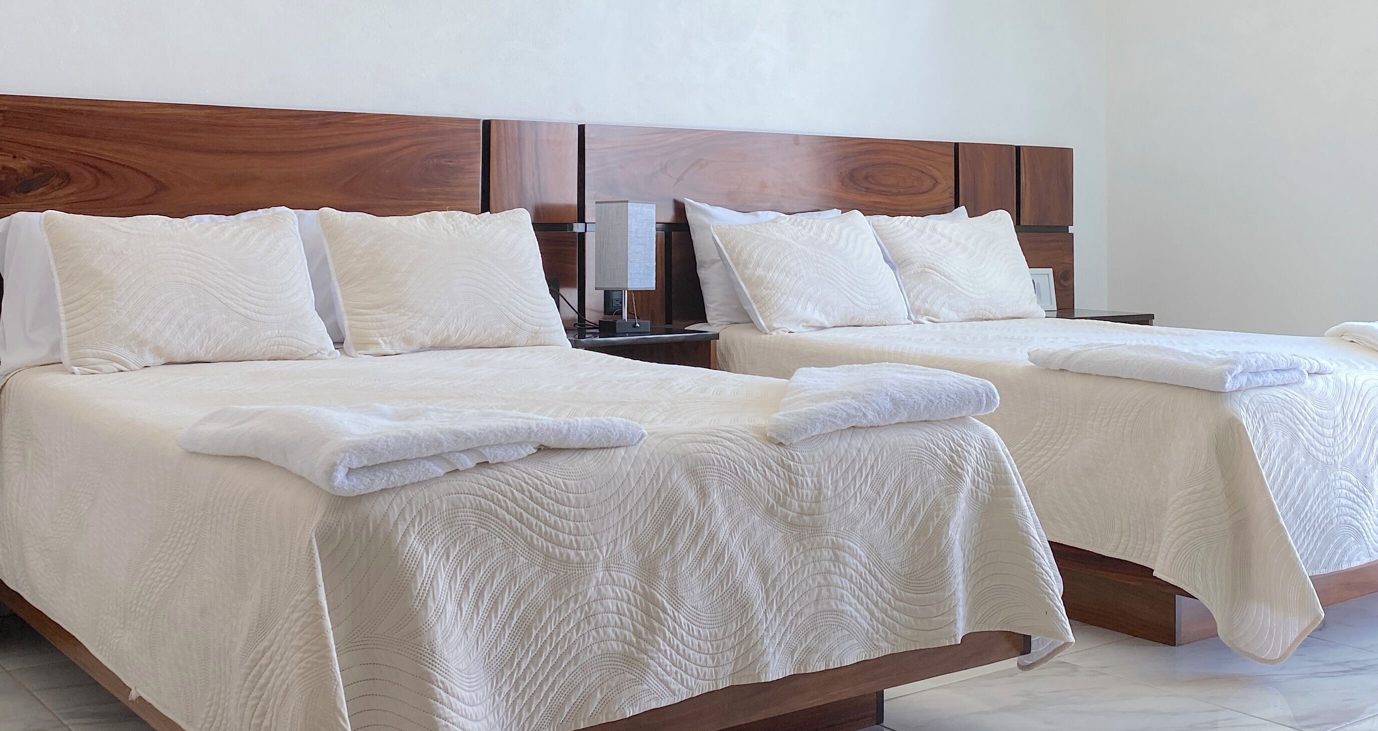 3 makuuhuonetta, silitysrauta/-lauta, Wi-Fi, vuodevaatteet