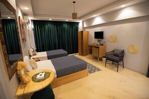 Deluxe Twin Room, Balcony, Mountain View | Desk, free WiFi