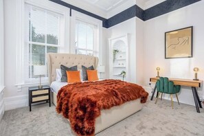 2 quartos, ferros/tábuas de passar roupa, Wi-Fi, roupa de cama