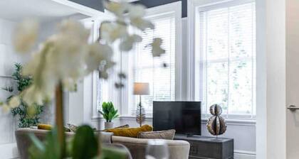Stylish 1 bed, 1 bath, 1st floor apartment