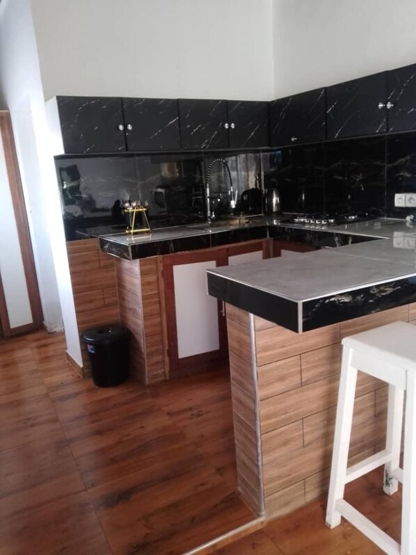 Studio | Eigene Küche | Kühlschrank, Mikrowelle, Ofen, Herdplatte