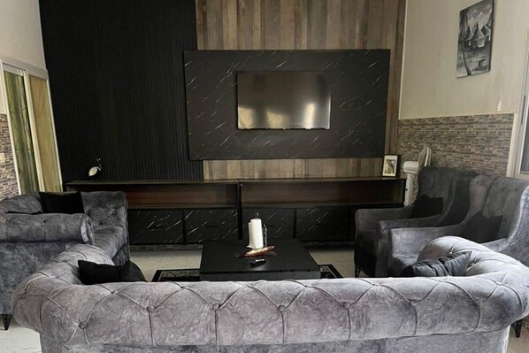 Living area - Sendou Cabano Villa Sleeps 6 With Parking (Sendou)