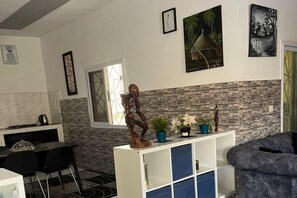 Interior - Sendou Cabano Villa Sleeps 6 With Parking (Sendou)