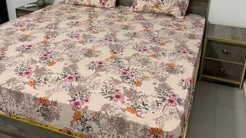 3 bedrooms, free WiFi, bed sheets