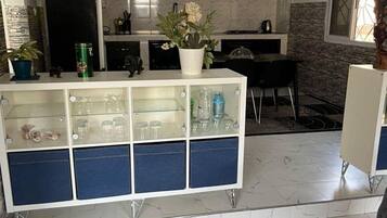 Peti sejuk, ketuhar gelombang mikro, ketuhar, dapur