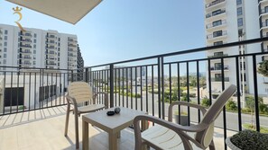 Unclassified image, 5 of 54, button