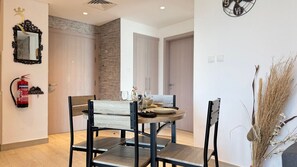 Dining - Water's Edge B2 102 · The Cowboy Apartment -Yas Island (Abu Dhabi)