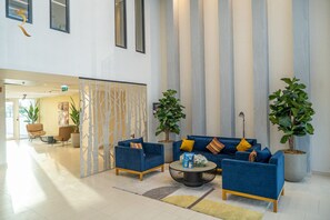 Lobby - Water's Edge B2 102 · The Cowboy Apartment -Yas Island (Abu Dhabi)