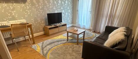 Apartment | Living area | TV