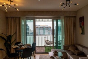 TV - Al Maha 1107 · Stunning Cozy 1BR - Beach Access (Abu Dhabi)