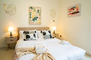 2 slaapkamers, een strijkplank/strijkijzer, reisbedje, gratis wifi