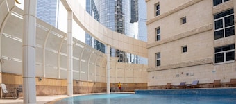 Mangrove Serenity: Luxurious 2BR Apartment