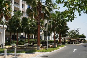 Property grounds - Yas Bliss - Cozy 2BR Apartment (Abu Dhabi)