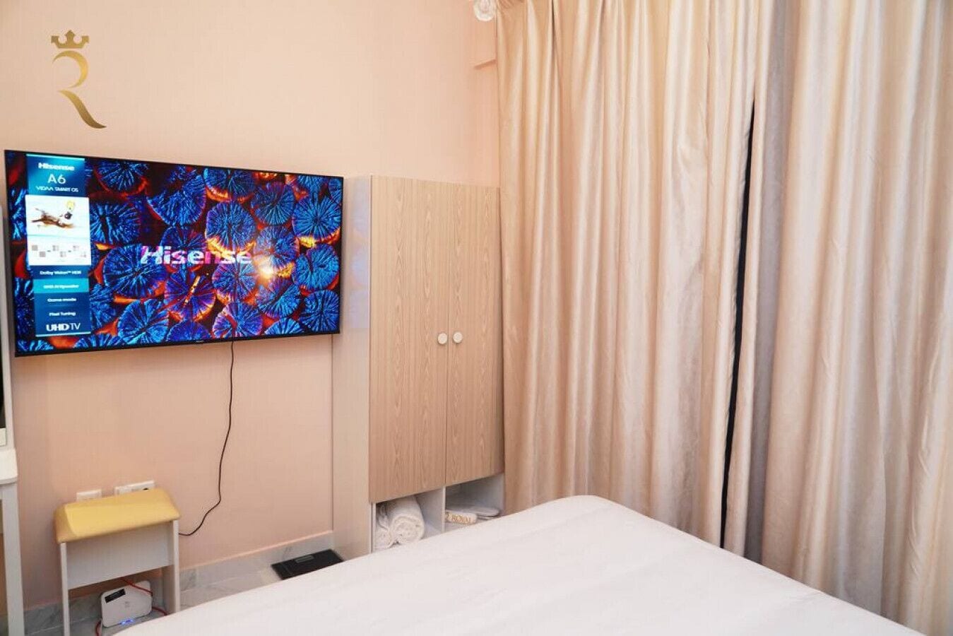 2 bedrooms, iron/ironing board, travel cot, free WiFi