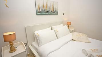 2 bedrooms, desk, iron/ironing board, travel crib