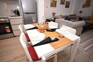 Dining - Charming Rossa 1BR Getaway (Abu Dhabi)