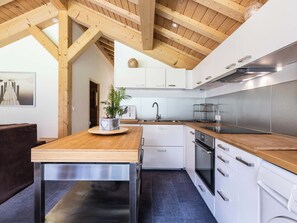 Réfrigérateur, micro-ondes, four, lave-vaisselle