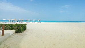 Beach - Sandy Beach 1BR Saadiyat Island. (Abu Dhabi)