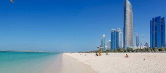 Beach bliss 3BR apartment Corniche