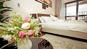 3 Schlafzimmer, Schreibtisch, Bügeleisen/Bügelbrett, Reisekinderbett
