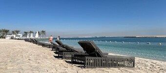 Americana 1BR Apartment Al reem