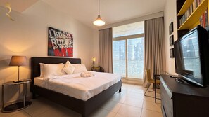 2 Schlafzimmer, Schreibtisch, Bügeleisen/Bügelbrett, Reisekinderbett